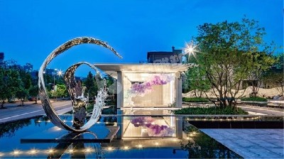 售樓處戶(hù)外不銹鋼鏡面鹿雕塑定制