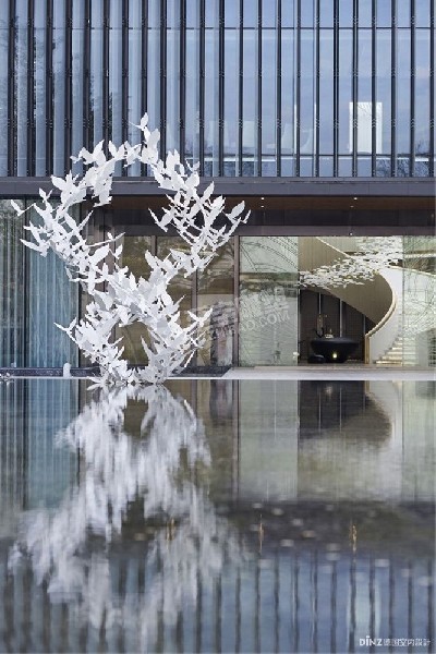 現(xiàn)代風(fēng)格售樓部雕塑小品不銹鋼雕塑飛鳥(niǎo)定制