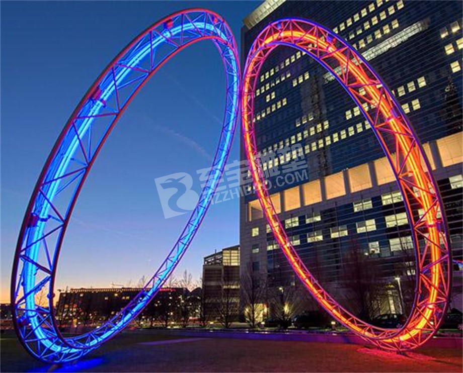 商業(yè)廣場創(chuàng)意鏤空圓環(huán)不銹鋼雕塑定制